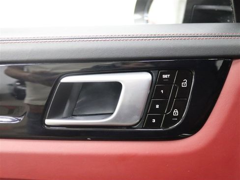 Used 2019 Porsche Cayenne S image 26