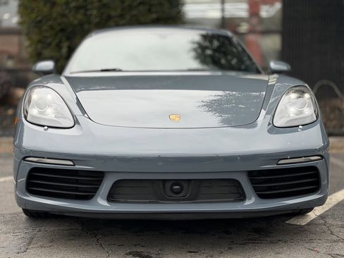 Used 2018 Porsche 718 Cayman image 3