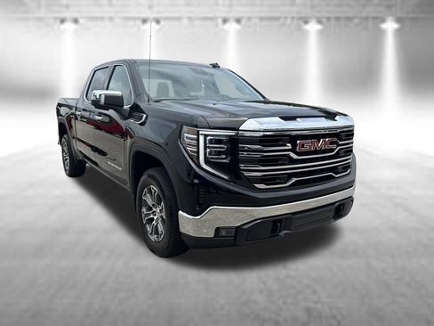Used 2026 GMC Sierra 1500 SLT RWD image 2