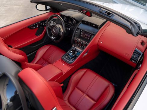 Used 2017 Jaguar F-TYPE R AWD/4WD image 11