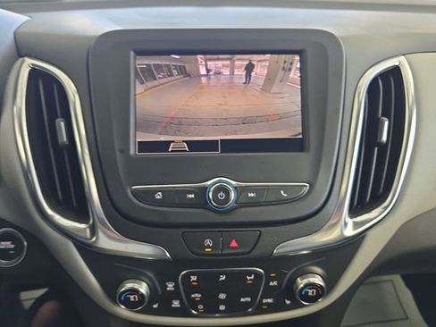 Used 2022 Chevrolet Equinox LT image 16