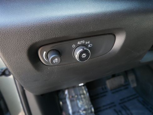 Used 2023 Chevrolet Traverse LT AWD/4WD image 23