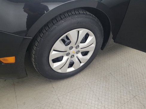 Used 2016 Chevrolet Cruze LS FWD image 31