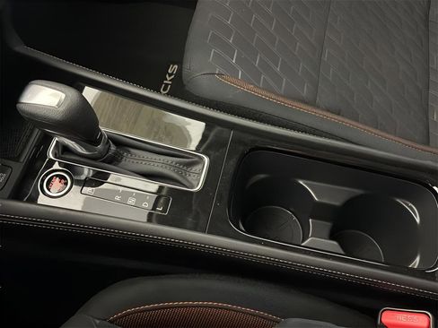 Used 2024 Nissan Kicks SR image 14