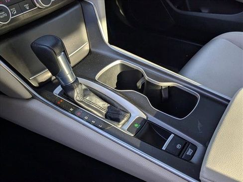 Used 2019 Honda Accord LX image 12