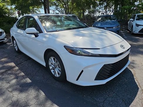 Used 2025 Toyota Camry LE FWD image 3