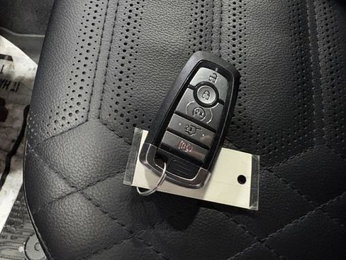 Used 2023 Ford Escape Platinum w/ Premium Technology Package image 11