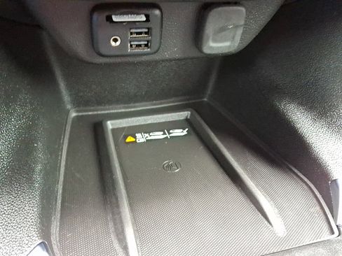 Used 2020 Chevrolet Traverse Premier image 25