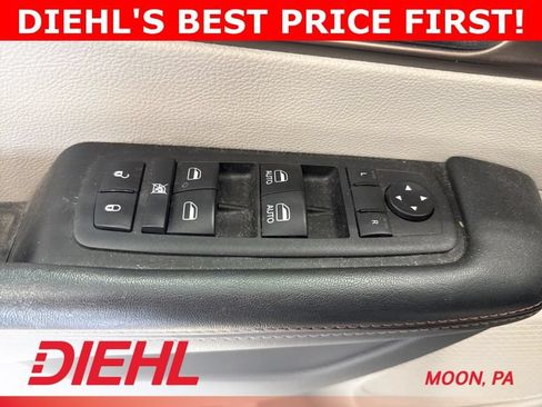 Used 2019 Chrysler Pacifica Touring-L w/ Advanced Safetytec Group FWD image 22
