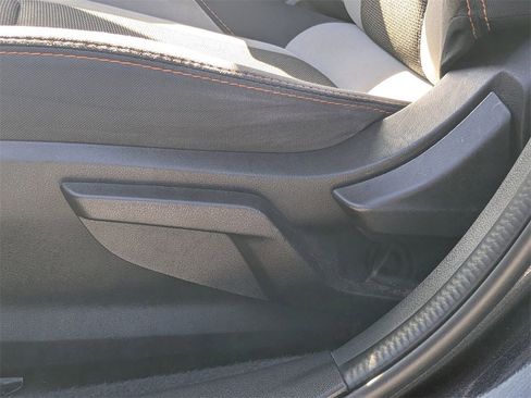 Used 2019 Subaru Crosstrek 2.0i Premium image 19