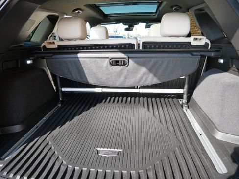 Certified 2023 Cadillac XT5 Sportv w/ LPO, Floor Liner Package image 11
