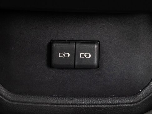 Used 2023 Toyota Highlander L image 34