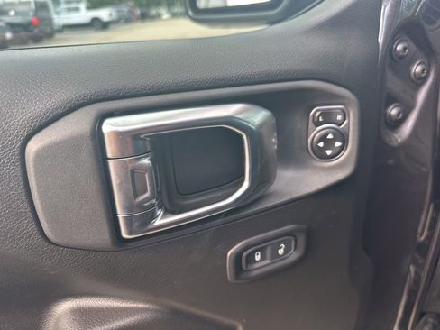 New 2025 Jeep Wrangler Rubicon AWD/4WD image 13