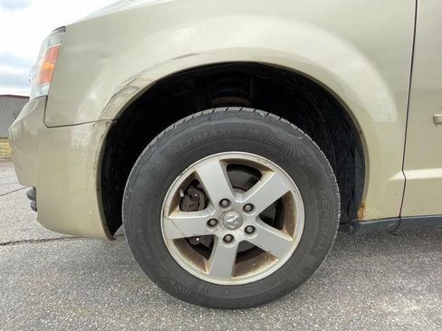 Used 2010 Dodge Grand Caravan Hero image 11