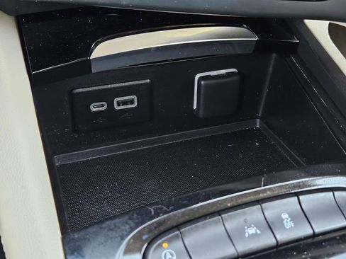 Used 2023 Buick Envision Preferred image 23