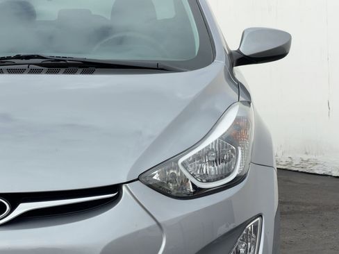 Used 2015 Hyundai Elantra SE w/ Option Group 02 image 8