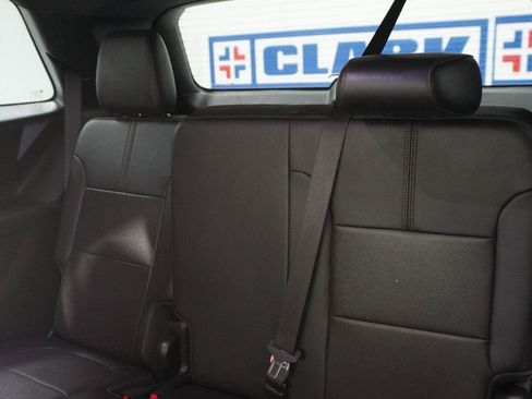 Used 2023 Chevrolet Traverse RS FWD image 33