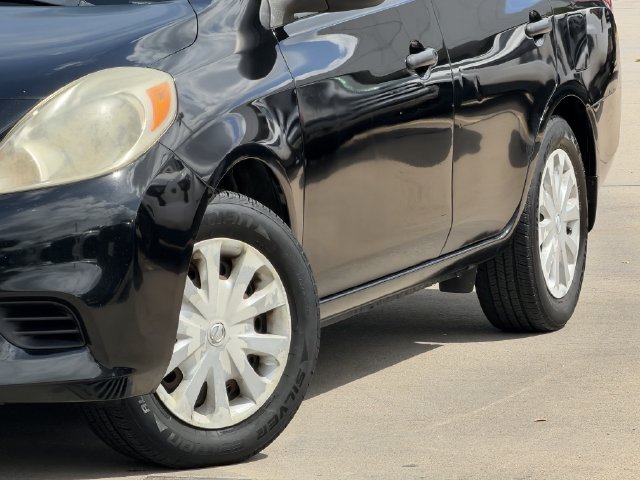 Used 2014 Nissan Versa S Plus FWD image 11