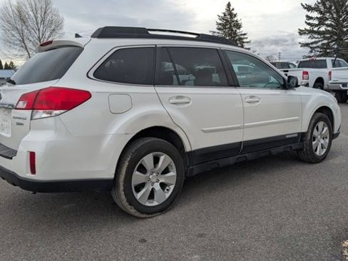 Used 2011 Subaru Outback 3.6R Limited w/ PWR Moonroof Pkg image 2