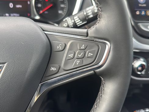 Used 2024 Chevrolet Equinox Premier image 33