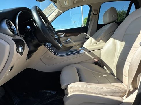 Used 2022 Mercedes-Benz GLC 300 image 21