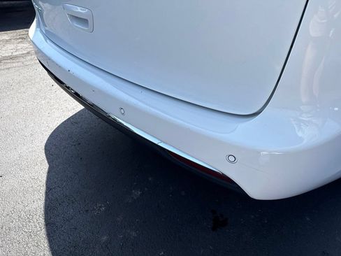 Certified 2023 Chrysler Pacifica Touring-L FWD image 13
