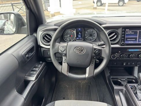 Certified 2023 Toyota Tacoma TRD Off-Road image 36