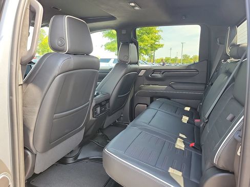 Used 2024 GMC Sierra 1500 AT4X AWD/4WD image 9