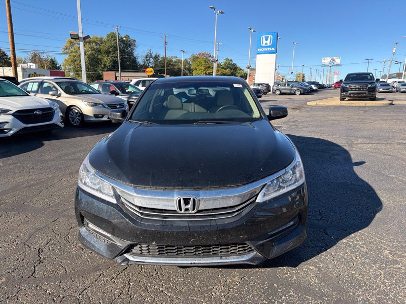 Used 2017 Honda Accord EX-L image 2