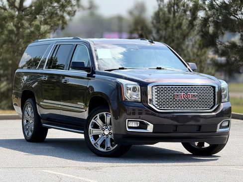 Used 2016 GMC Yukon XL Denali w/ Enhanced Security Package image 13