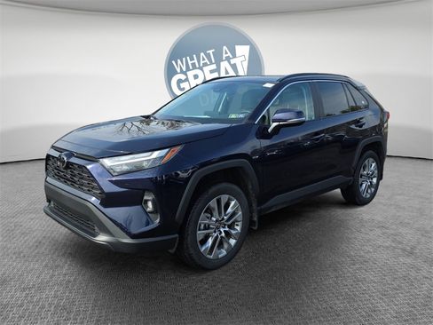 Used 2025 Toyota RAV4 XLE Premium w/ Weather Package image 8