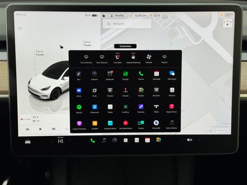 Used 2022 Tesla Model Y Long Range image 23