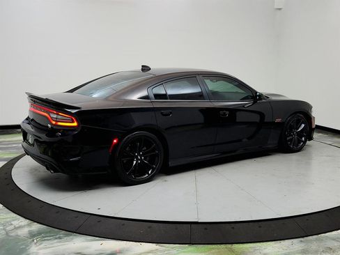 Used 2019 Dodge Charger Scat Pack image 5