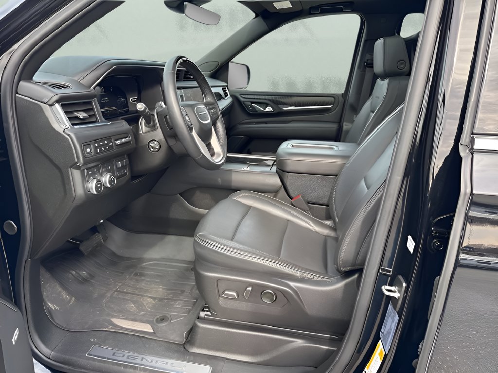 Used 2024 GMC Yukon Denali w/ Denali Reserve Package AWD/4WD image 9