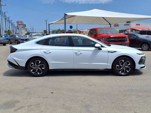 Used 2025 Hyundai Sonata SEL FWD image 9