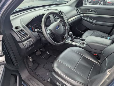 Used 2018 Ford Explorer XLT AWD/4WD image 17