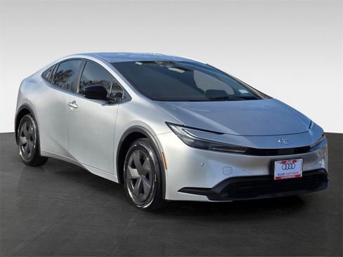 Used 2024 Toyota Prius LE image 8