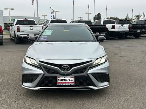 Used 2022 Toyota Camry XSE image 9