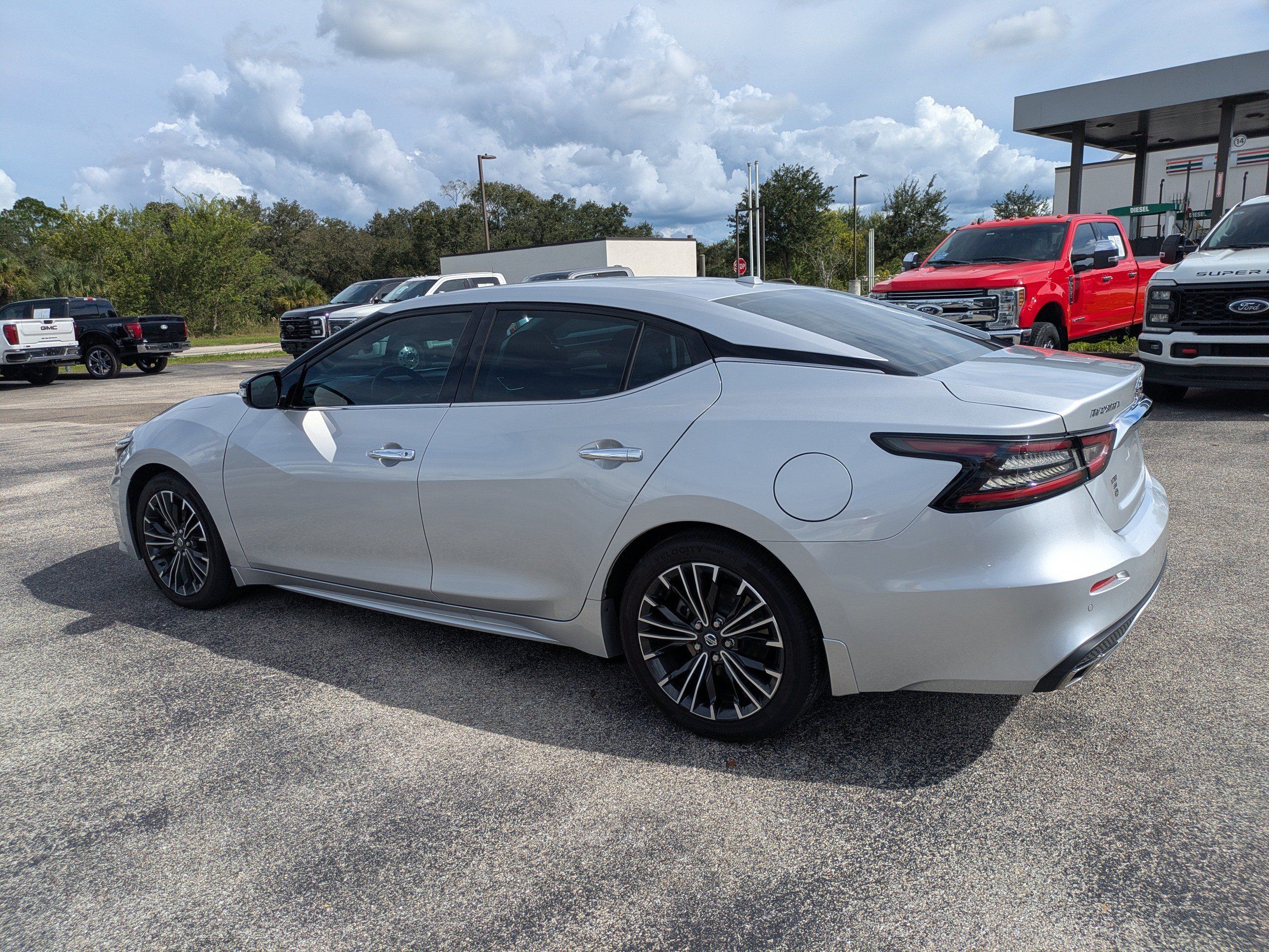 Used 2021 Nissan Maxima 3.5 SV w/ Floor Mat Group FWD image 6