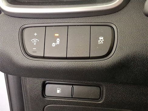 Used 2019 Kia Sorento LX image 29