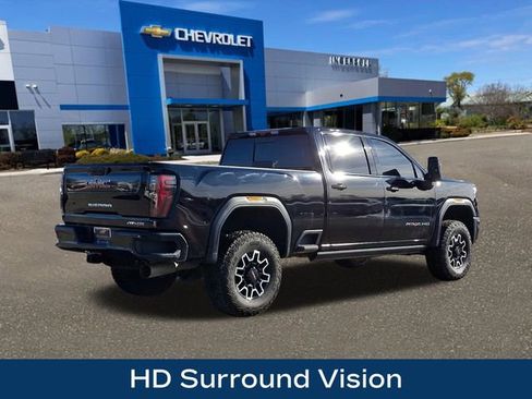 Used 2025 GMC Sierra 2500 AT4X image 9