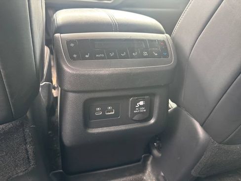 Used 2022 Nissan Pathfinder Platinum w/ Cargo Package AWD/4WD image 25