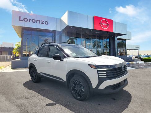 New 2025 Nissan Kicks SR image 3