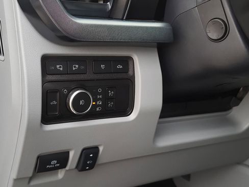 Used 2024 Ford F250 Limited image 22