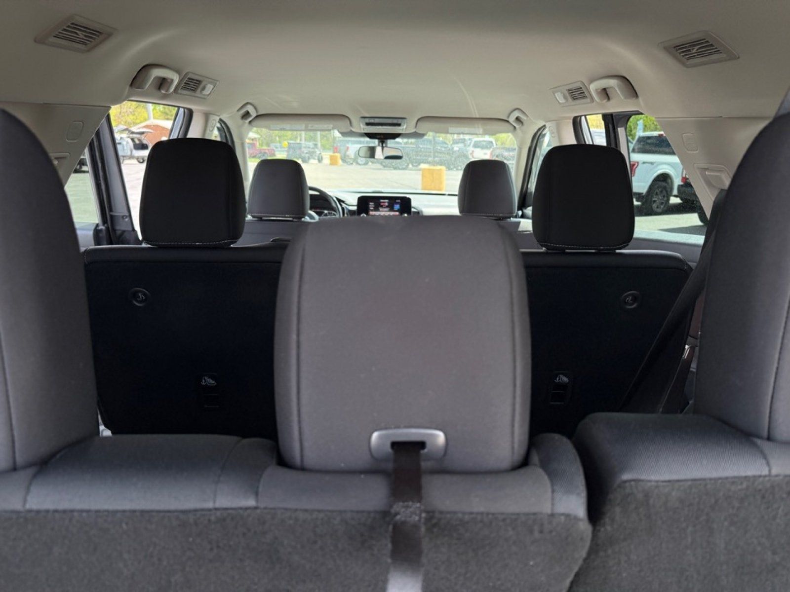 Used 2025 Nissan Pathfinder SV FWD image 21