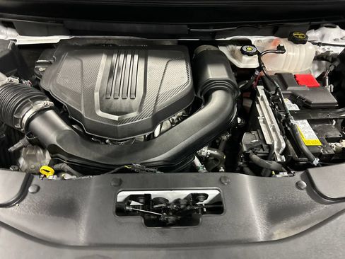 Used 2025 GMC Acadia Elevation FWD image 26