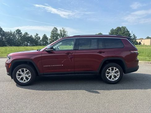 Used 2024 Jeep Grand Cherokee L Limited AWD/4WD image 4