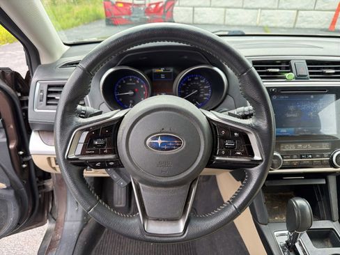 Used 2019 Subaru Outback 2.5i Limited AWD/4WD image 16