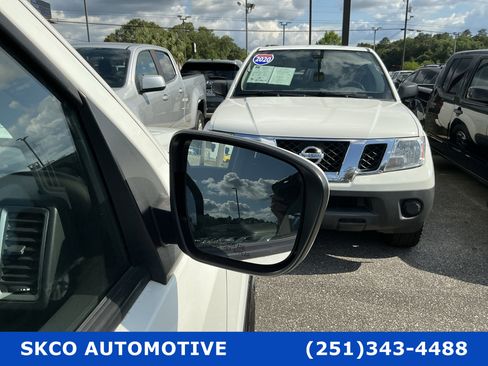 Used 2022 Nissan Frontier SV AWD/4WD image 10
