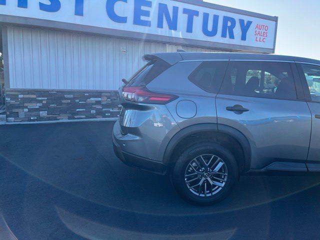 Used 2024 Nissan Rogue S AWD/4WD image 11